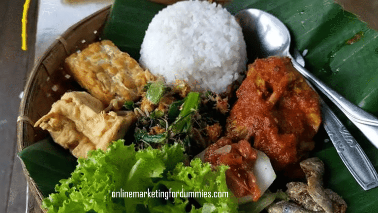 Ayam Panggang Urap: Lezatnya Perpaduan Tradisional dan Modern