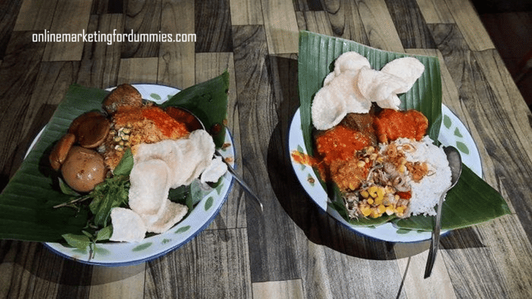 Kuliner Jaksel: Nasi Ulam Ibu Yoyo – Lezatnya Tradisi di Tengah Kota